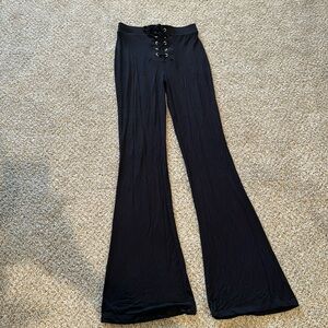 Black high-waisted yoga pants